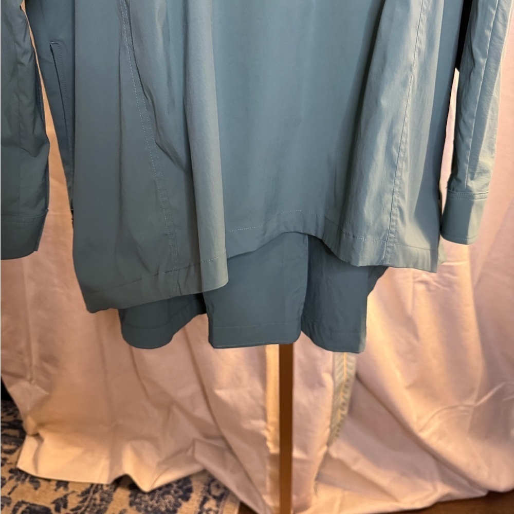 Athleta Advantage Poplin Jacket Raincoat Windbreaker
Size XS NWOT - Picture 10 of 16